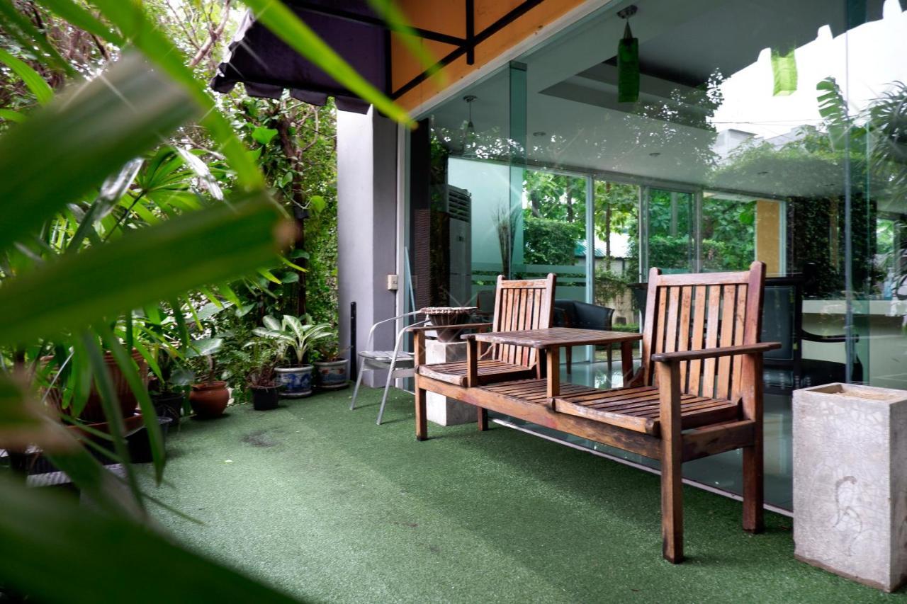 The Wing Design Hotel Bangkok Exterior foto